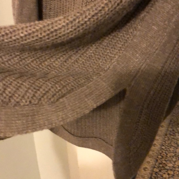 Sweater - Picture 3 of 3